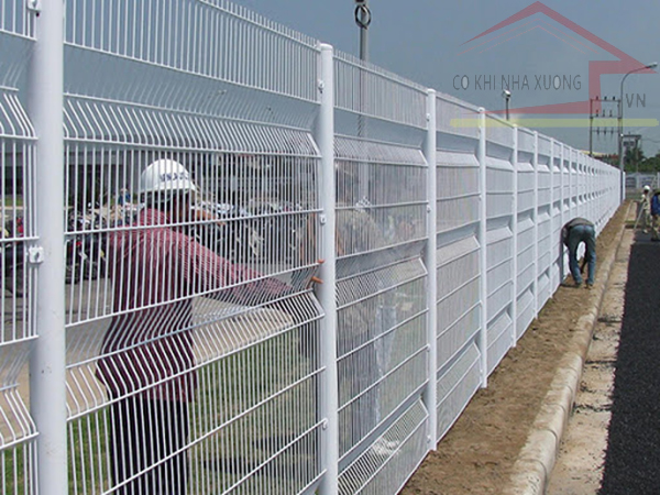 Gia công hàng rào lưới thép hàn - Cơ Khí Xây Dựng Hoàng Ngọc - Công Ty TNHH Cơ Khí Xây Dựng Hoàng Ngọc